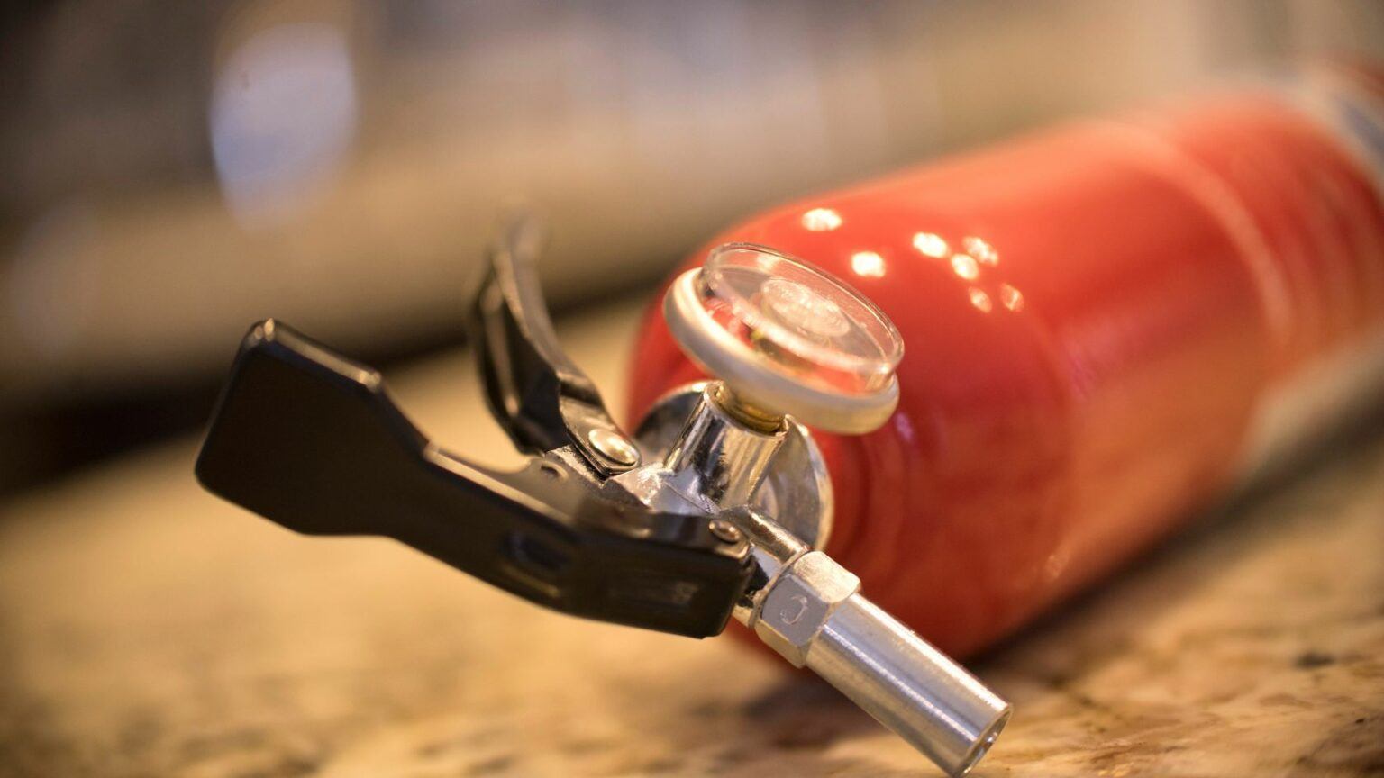 Best fire extinguisher brackets for the vehicles (2024)