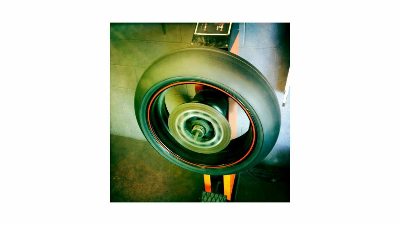 Do Motorcycle Tires Get Balanced? theCARPLUS