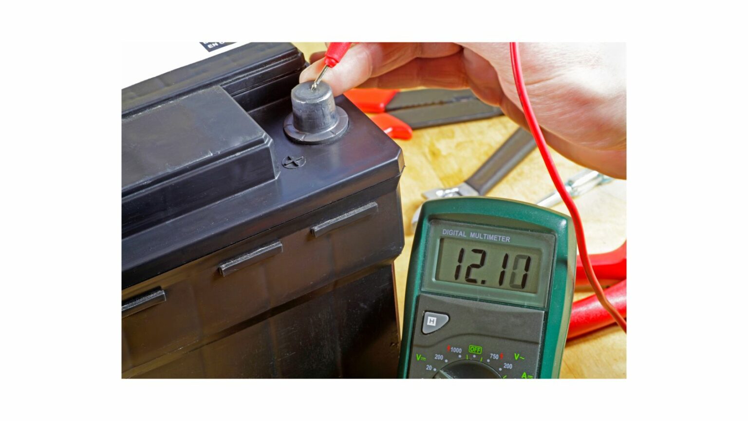 Symptoms of low water in a car battery theCARPLUS