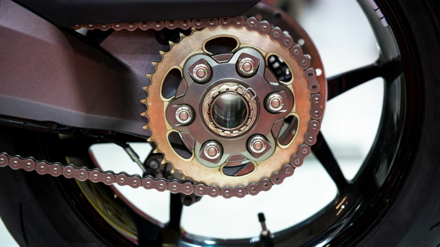 Can a Loose Motorcycle Chain Cause Vibration? theCARPLUS